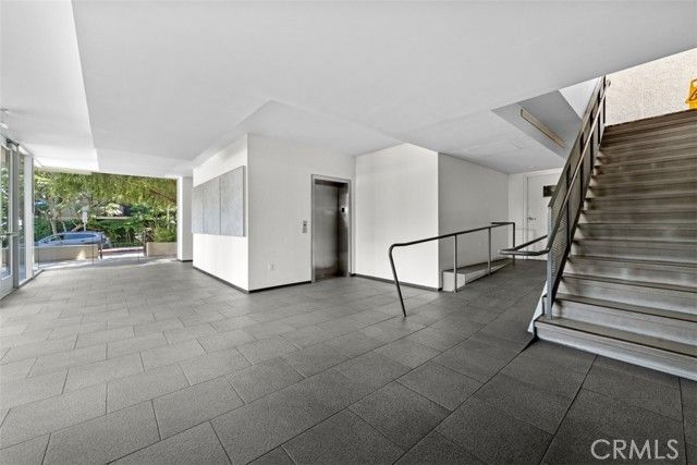 9005 Cynthia Street 209, West Hollywood, CA 90069