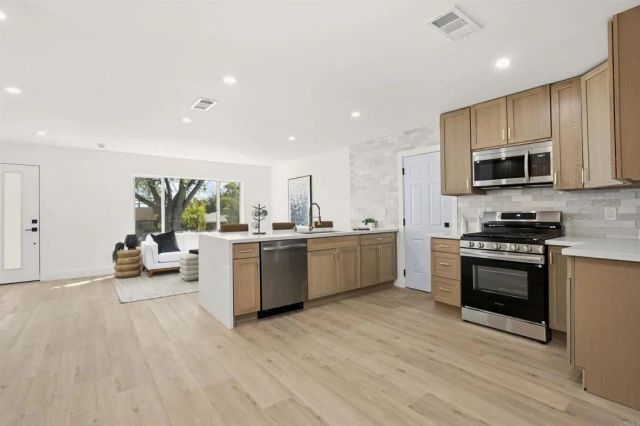 528 N Cuyamaca St, El Cajon, CA 92020