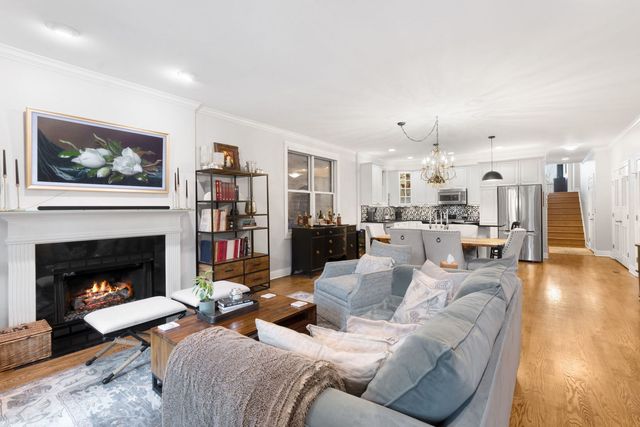 3843 N Southport Avenue 2N, Chicago, IL 60613