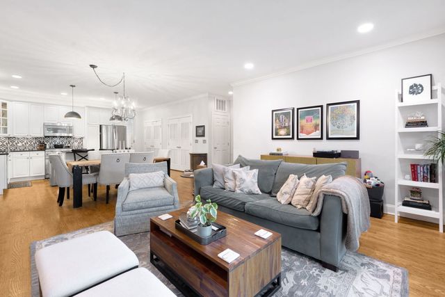 3843 N Southport Avenue 2N, Chicago, IL 60613