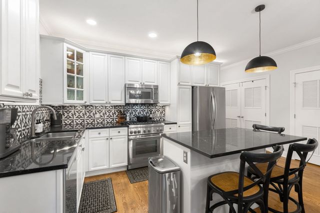 3843 N Southport Avenue 2N, Chicago, IL 60613