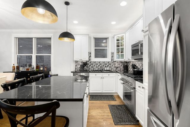 3843 N Southport Avenue 2N, Chicago, IL 60613