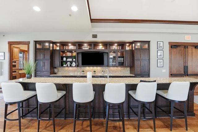 8808 Lake Riley Drive, Chanhassen, MN 55317