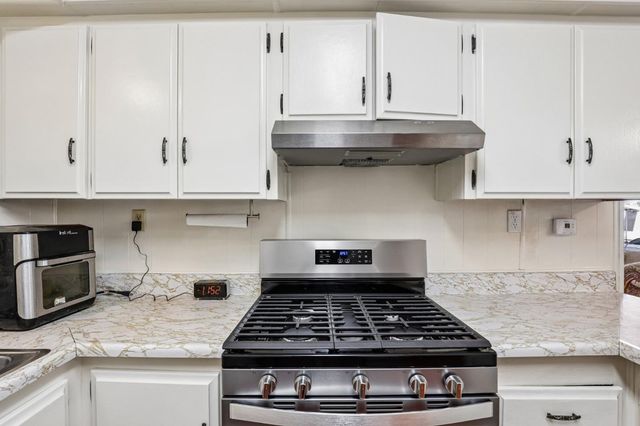 1349 Via Deste 80, Livermore, CA 94551