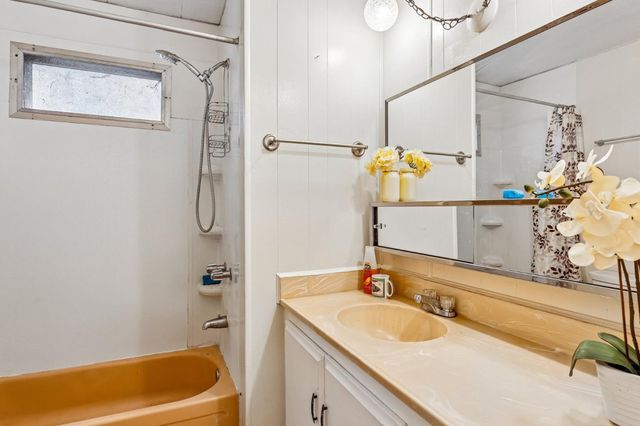 1349 Via Deste 80, Livermore, CA 94551