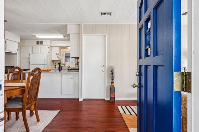 1349 Via Deste 80, Livermore, CA 94551