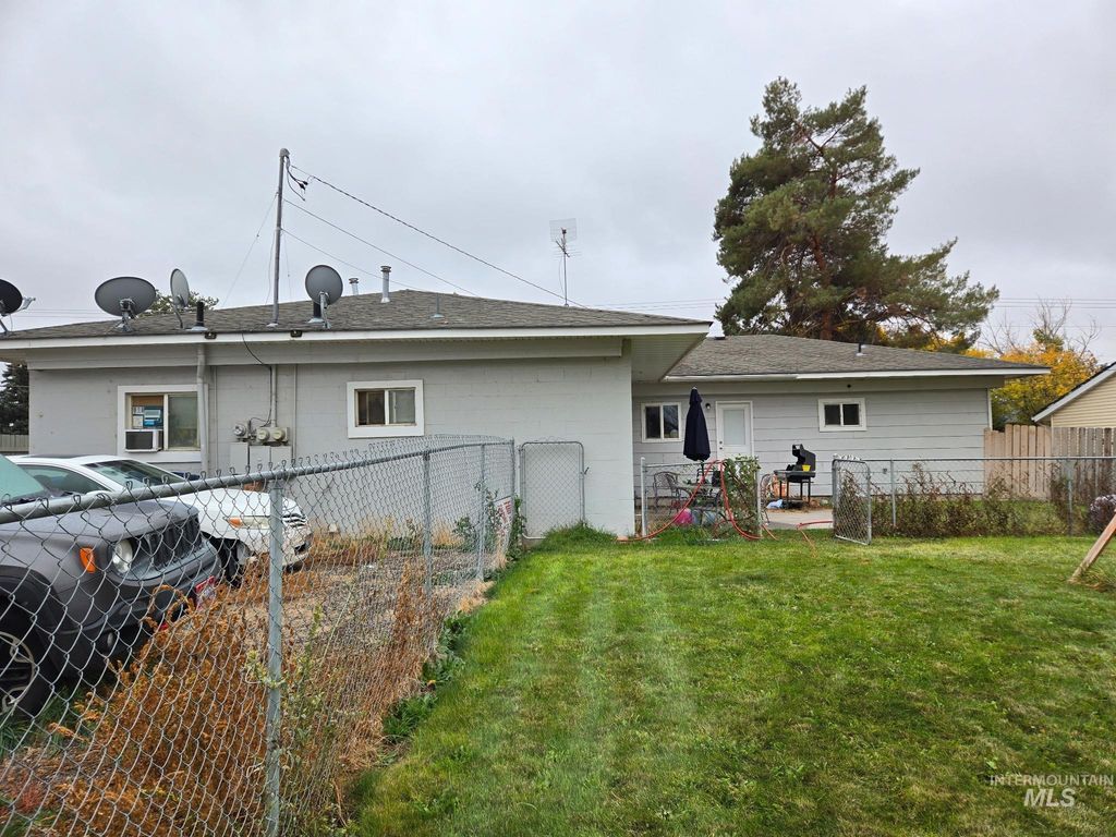 2163 Elizabeth Boulevard, Twin Falls, ID 83301 photo 3