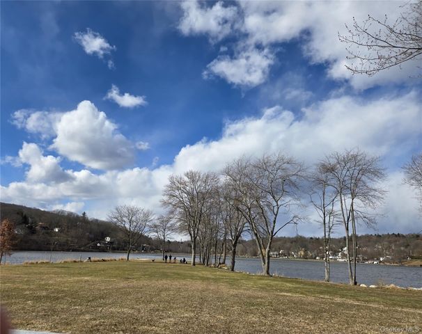 14 Lowell Road, Carmel, NY 10512