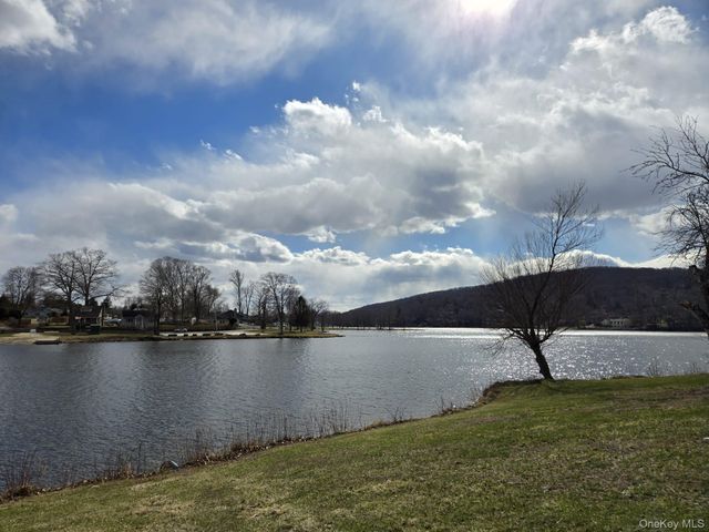 14 Lowell Road, Carmel, NY 10512