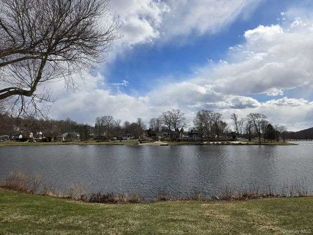 14 Lowell Road, Carmel, NY 10512