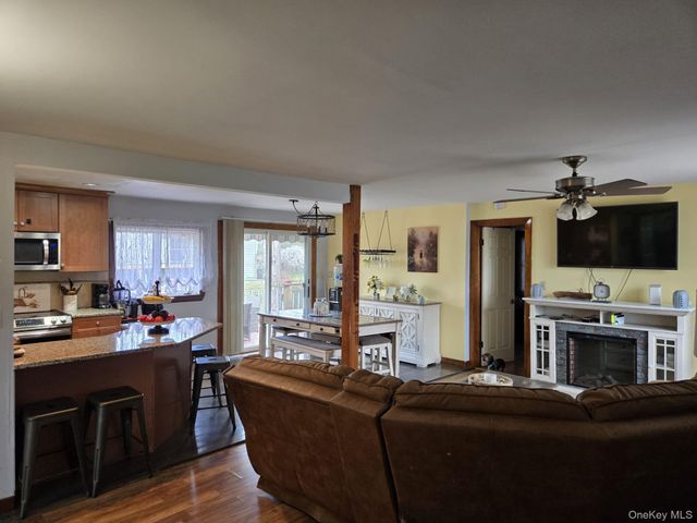 14 Lowell Road, Carmel, NY 10512