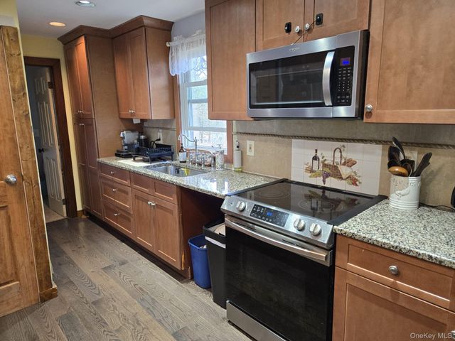 14 Lowell Road, Carmel, NY 10512