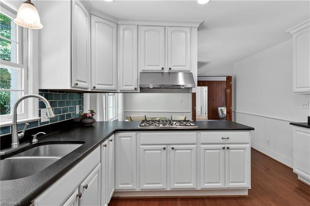 7015 Woodlark Court, Clemmons, NC 27012
