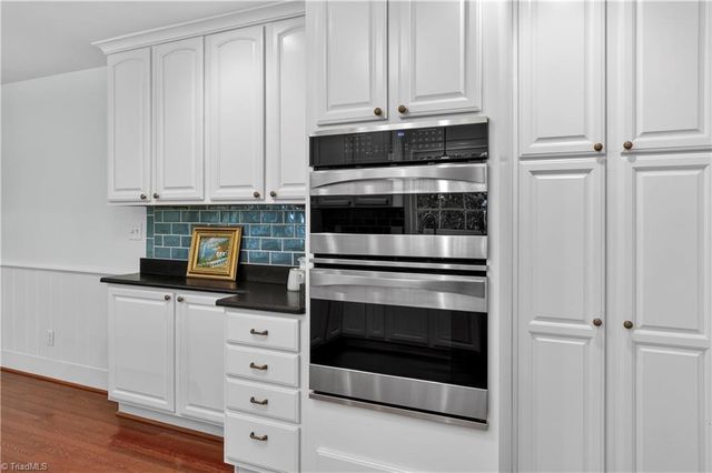7015 Woodlark Court, Clemmons, NC 27012