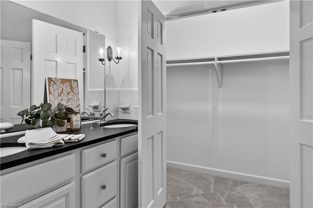 7015 Woodlark Court, Clemmons, NC 27012