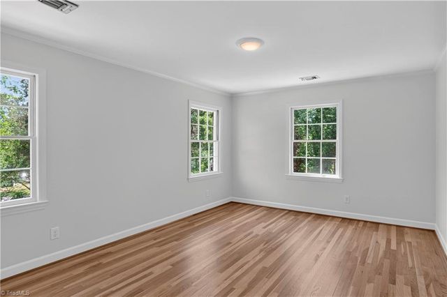 7015 Woodlark Court, Clemmons, NC 27012