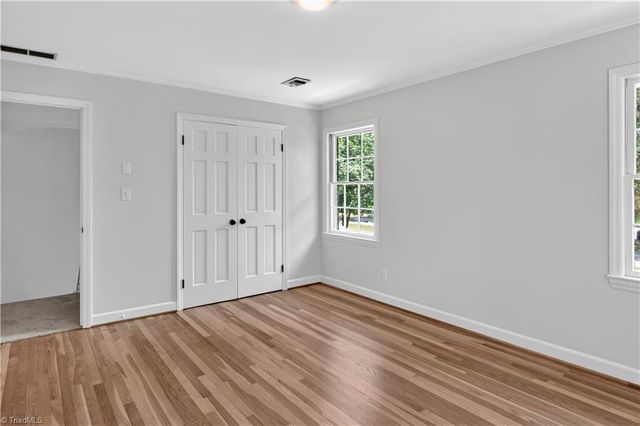 7015 Woodlark Court, Clemmons, NC 27012