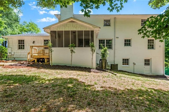 7015 Woodlark Court, Clemmons, NC 27012