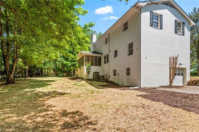 7015 Woodlark Court, Clemmons, NC 27012