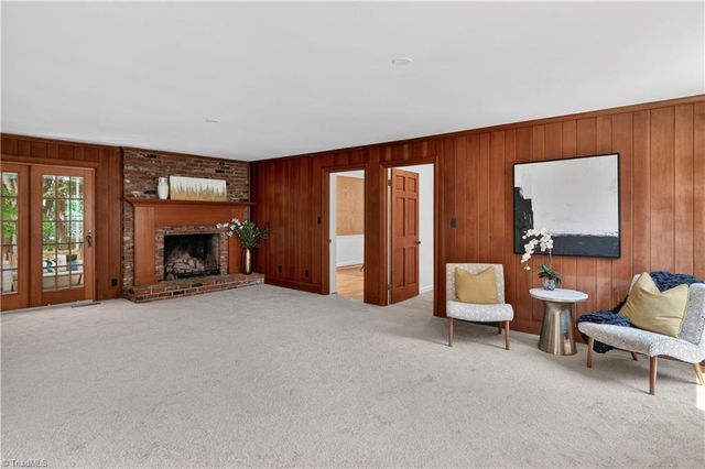 7015 Woodlark Court, Clemmons, NC 27012