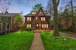26329 York Road, Huntington Woods, MI 48070