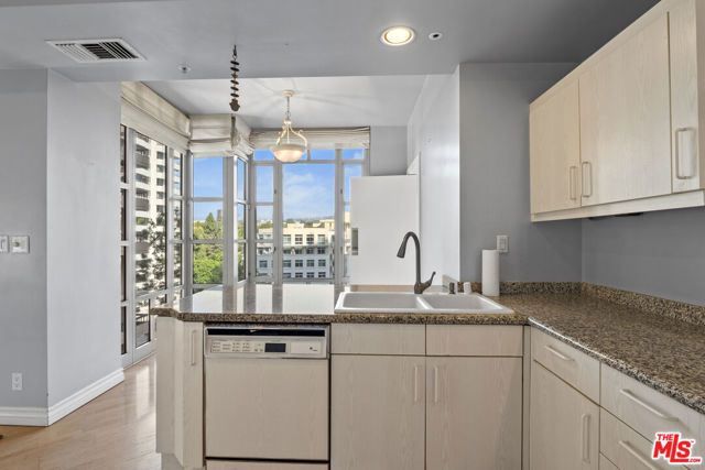 10580 Wilshire Boulevard 6NW, Los Angeles, CA 90024