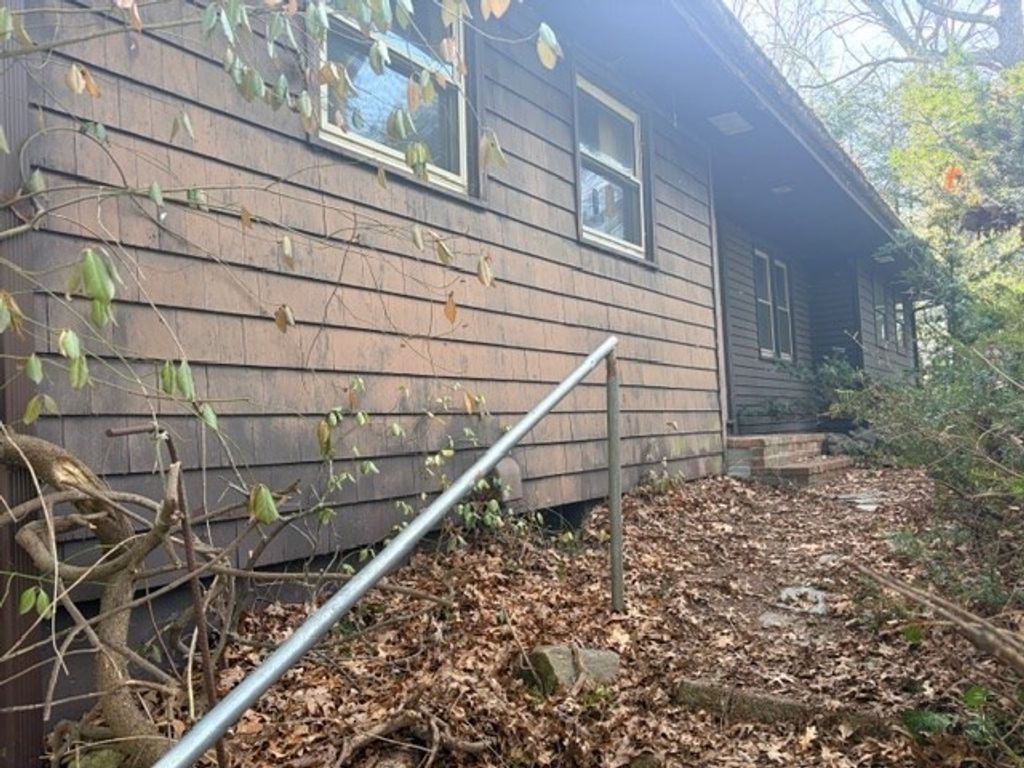 54 Hilldale Rd, Ashland, MA 01721