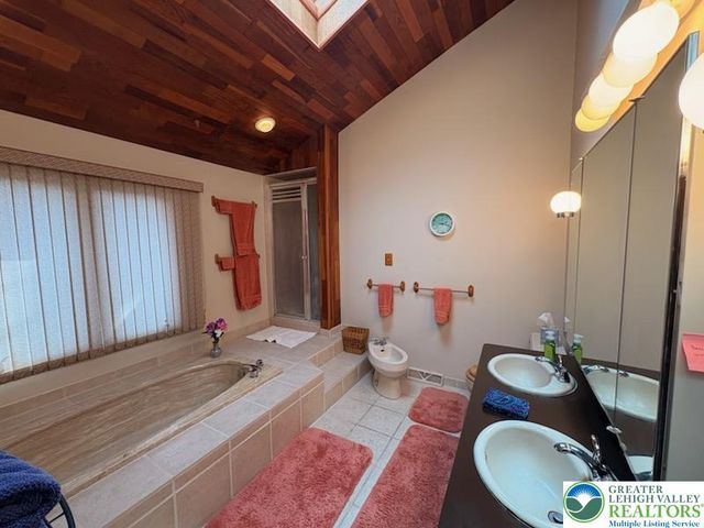 3034 West Whitehall Street, Allentown City, PA 18104