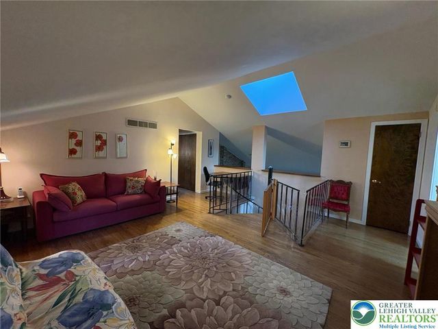 3034 West Whitehall Street, Allentown City, PA 18104