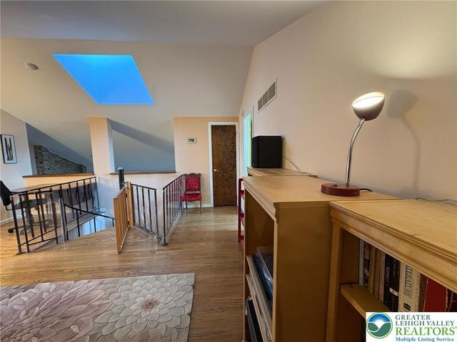 3034 West Whitehall Street, Allentown City, PA 18104