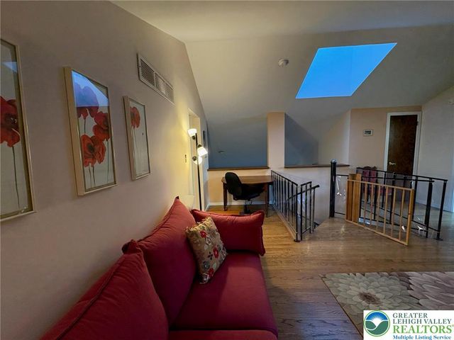 3034 West Whitehall Street, Allentown City, PA 18104