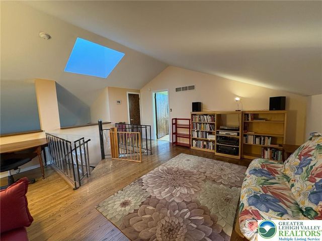 3034 West Whitehall Street, Allentown City, PA 18104