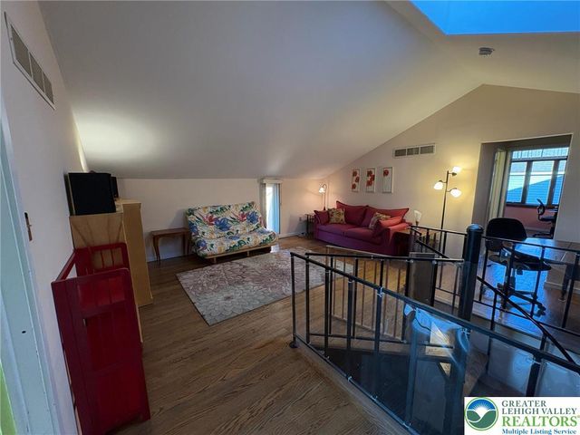 3034 West Whitehall Street, Allentown City, PA 18104