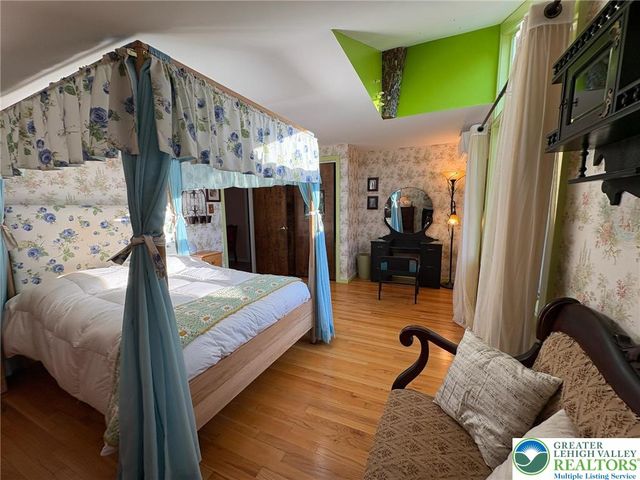 3034 West Whitehall Street, Allentown City, PA 18104