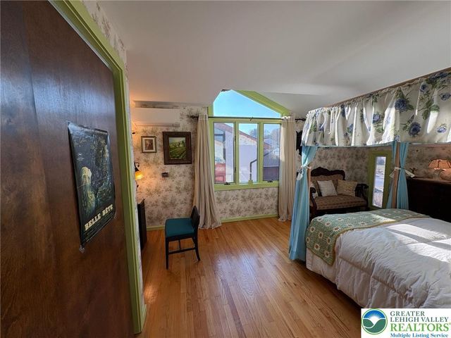 3034 West Whitehall Street, Allentown City, PA 18104