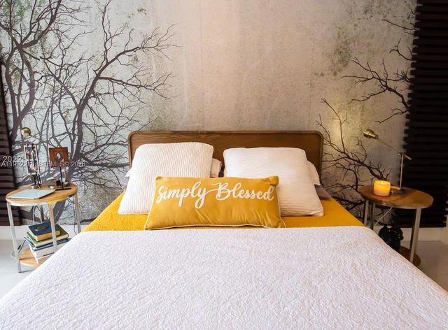 1650 NE 115th St 302, Miami, FL 33181