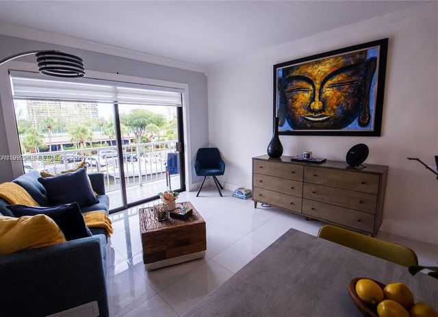 1650 NE 115th St 302, Miami, FL 33181