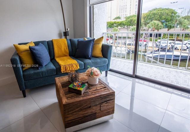 1650 NE 115th St 302, Miami, FL 33181