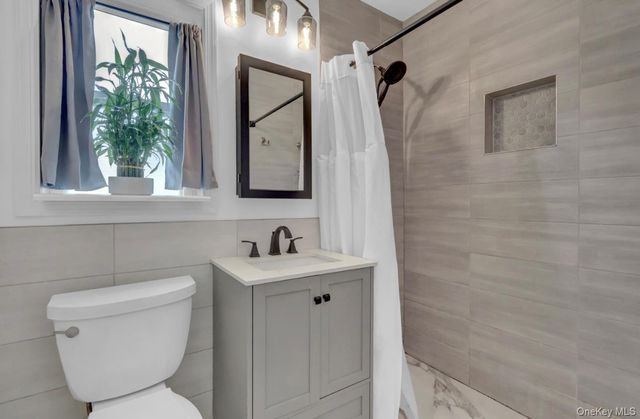 83 Finch 2B, Islip, NY 11751