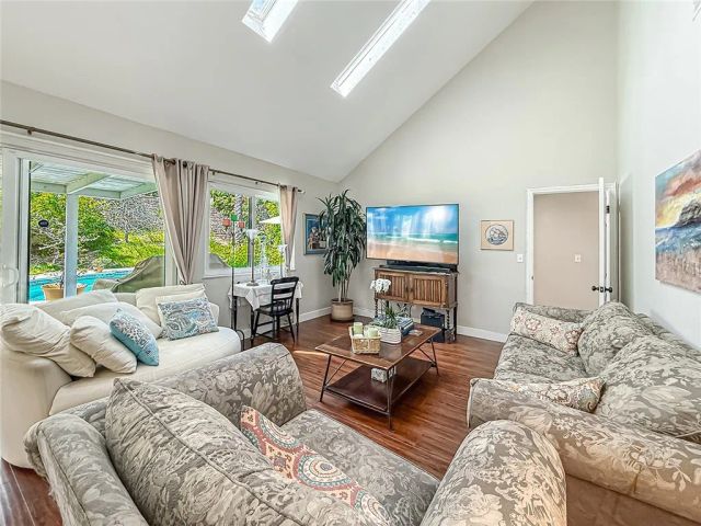 8371 Capistrano Avenue, West Hills, CA 91304