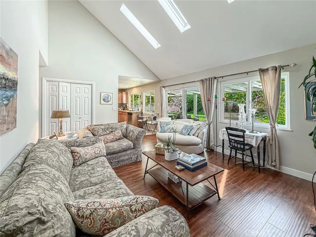 8371 Capistrano Avenue, West Hills, CA 91304