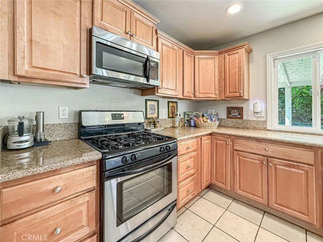 8371 Capistrano Avenue, West Hills, CA 91304