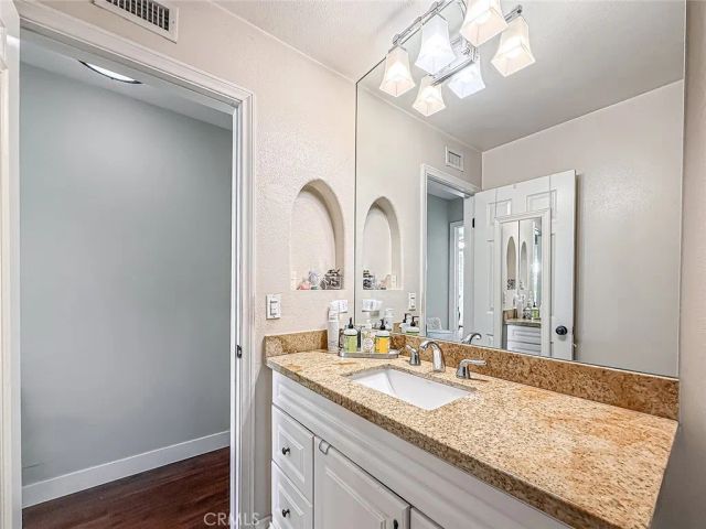 8371 Capistrano Avenue, West Hills, CA 91304