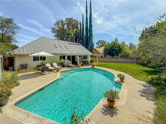8371 Capistrano Avenue, West Hills, CA 91304