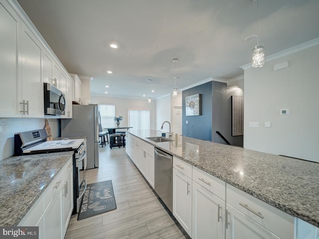 11426 SAINT LUKE DR, White Plains, MD 20695