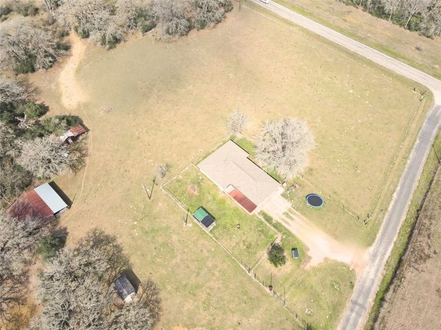 22052 Chapman Rd, Hempstead, TX 77445