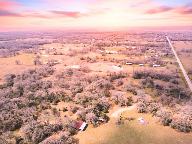 22052 Chapman Rd, Hempstead, TX 77445