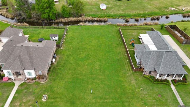 11157 Toria Ln, St Amant, LA 70774