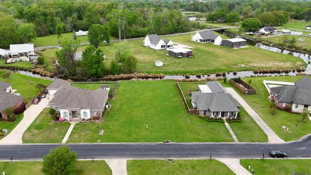 11157 Toria Ln, St Amant, LA 70774