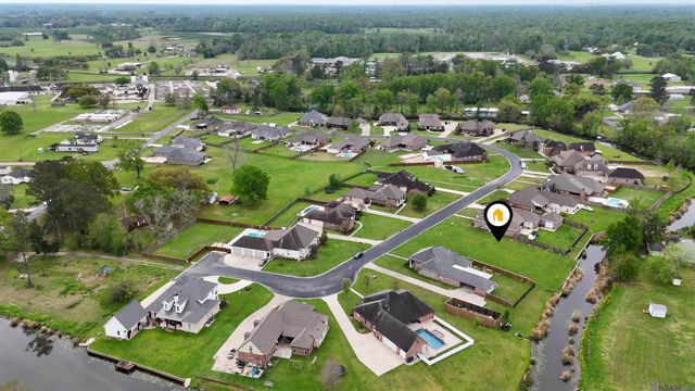 11157 Toria Ln, St Amant, LA 70774